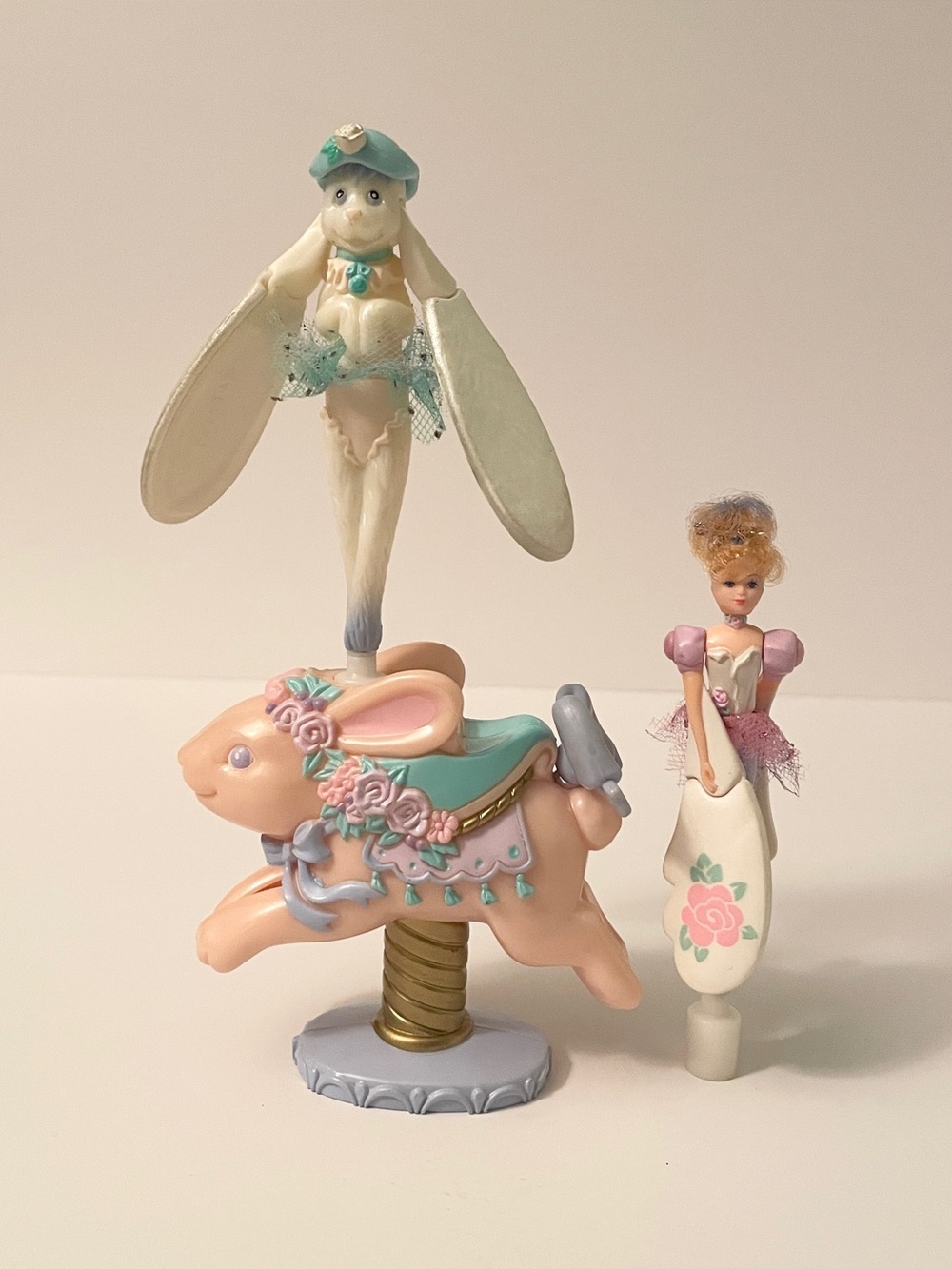 Vtg 90s Sky Dancers Carousel Bunny Launcher Base & Lot of 2 Fairy Dolls Galoob